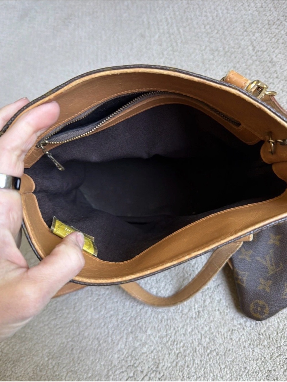 Vintage Louis Vuitton Brown Monogram Bucket Bag with Pouch - Picture 3 of 7